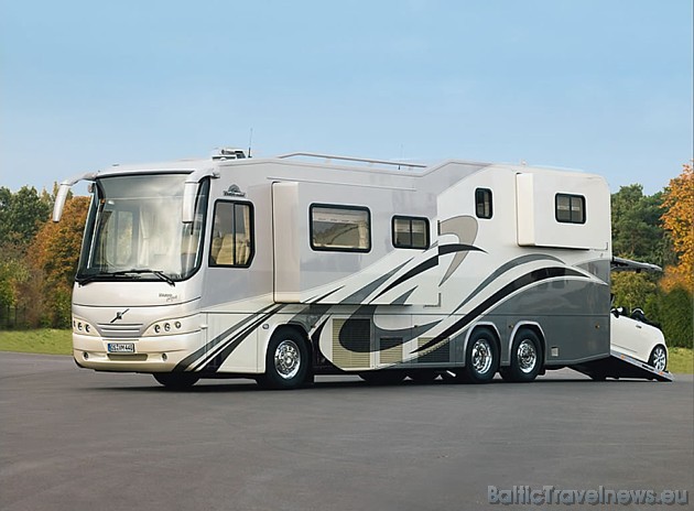 Vario zīmola autobuss VARIO Perfect 1200 Platinum ir 12 metrus garš un 25 tonnas smags. Foto: www.vario-mobil.com Vario zīmola autobuss VARIO Perfect 1200 Platinum ir 12 metrus garš un 25 tonnas smags. Foto: www.vario-mobil.com 35598