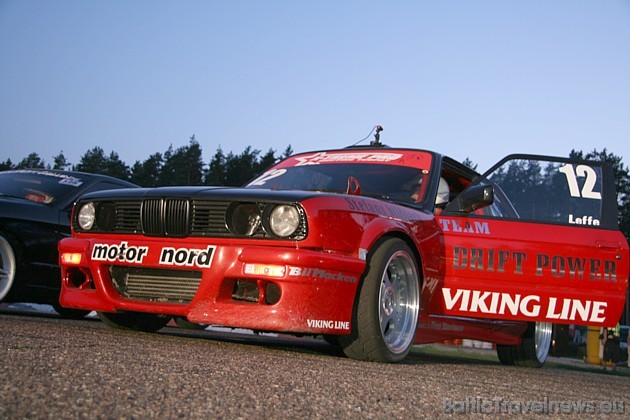 Micke Svensson (BMW E36 M3), kura automašīnā ir iebūvēts BMW M5 motors ar vairāk nekā 500 zirgspēkiem Micke Svensson (BMW E36 M3), kura automašīnā ir iebūvēts BMW M5 motors ar vairāk nekā 500 zirgspēkiem 35984