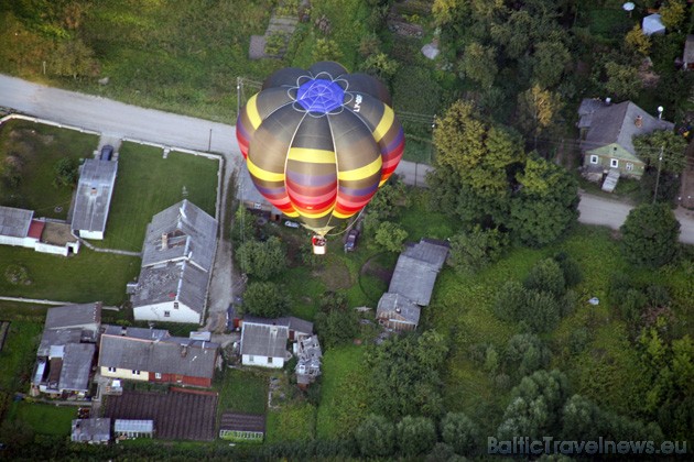 Balonu festivāla balvu fonds šogad bija 4000 eiro un cīņā par piedalījās arī 8 sievietes pilotes Balonu festivāla balvu fonds šogad bija 4000 eiro un cīņā par piedalījās arī 8 sievietes pilotes 36054