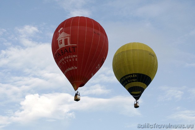 Festivāla ietvaros notika 5 sacensību lidojumi, kuros piloti veica dažādas sarežģītības pakāpes uzdevumus. Īpašs bija Key Grab uzdevums, jo sekmīgi to Festivāla ietvaros notika 5 sacensību lidojumi, kuros piloti veica dažādas sarežģītības pakāpes uzdevumus. Īpašs bija Key Grab uzdevums, jo sekmīgi to 36055