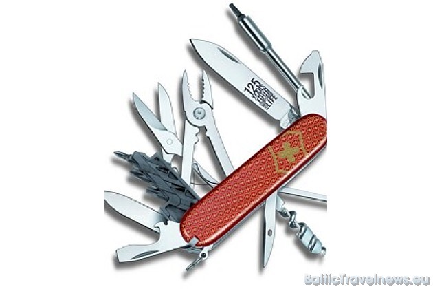 Par godu 125 gadu jubilejai firma Victorinox piedāvā modeli Cybertool ar 13 funkcijām, kas maksā apmēram 80 eiro. Foto: Victorinox.ch Par godu 125 gadu jubilejai firma Victorinox piedāvā modeli Cybertool ar 13 funkcijām, kas maksā apmēram 80 eiro. Foto: Victorinox.ch 36059
