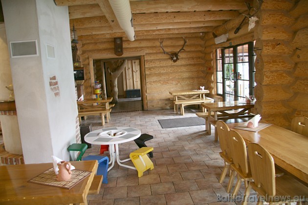 Īpaši izvēlēta sezonas ēdienkarte kafejnīcā. Piedāvājums veģetāriešiem. Ēdienkarte bērniem. Brokastis 10.00-12.00. Katru dienu no 19.00 – 20.00 LAIMĪG Īpaši izvēlēta sezonas ēdienkarte kafejnīcā. Piedāvājums veģetāriešiem. Ēdienkarte bērniem. Brokastis 10.00-12.00. Katru dienu no 19.00 – 20.00 LAIMĪG 36403