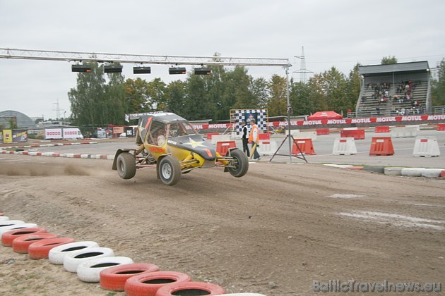 Sacensībās piedalījās divkārtējais Latvijas rallija čempions Matīss Mežaks, kā arī nemazāk pieredzējušie rallija piloti Ivo Ķilpis un Andris Kaļķis. Sacensībās piedalījās divkārtējais Latvijas rallija čempions Matīss Mežaks, kā arī nemazāk pieredzējušie rallija piloti Ivo Ķilpis un Andris Kaļķis. 37064