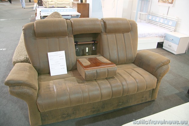 Izstādē notiks vairāki dizaina konkursi un pasākumi, ar kuriem var iepazīties izstādes mājas lapā www.balticfurniture.lv Izstādē notiks vairāki dizaina konkursi un pasākumi, ar kuriem var iepazīties izstādes mājas lapā www.balticfurniture.lv 37204