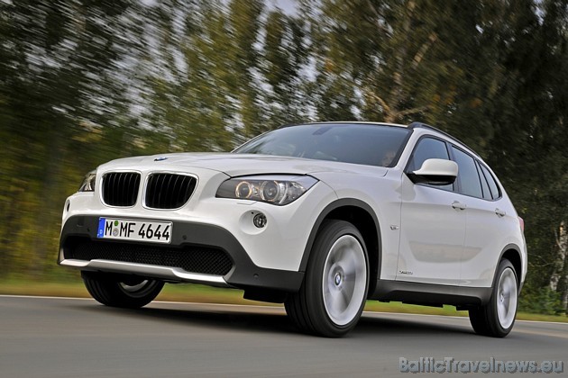 Vidējais degvielas patēriņš BMW X1 xDrive 28i ir 9,4 litri un 100 km/h tiek sasniegti pēc 6,8 sekundēm, bet maksimālais ātrums ir 230 km/h Vidējais degvielas patēriņš BMW X1 xDrive 28i ir 9,4 litri un 100 km/h tiek sasniegti pēc 6,8 sekundēm, bet maksimālais ātrums ir 230 km/h 37248