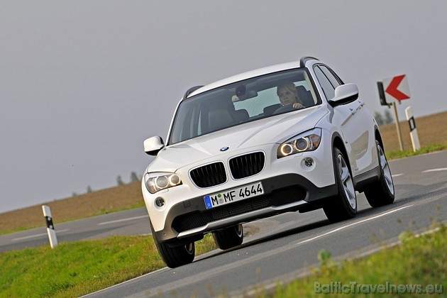 Liela popularitāte tiek prognozēta BMW X1 xDrive 23d modelim, kas attīsta 204 zs ar 400 Nm un ieskrienas līdz 100 km/h par 7,3 sekundēm Liela popularitāte tiek prognozēta BMW X1 xDrive 23d modelim, kas attīsta 204 zs ar 400 Nm un ieskrienas līdz 100 km/h par 7,3 sekundēm 37249