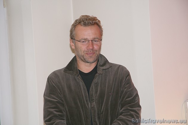 Dr. Jānis Zaržeckis atzīst, ka liela nozīme jaunu klientu piesaistīšanā ir ārvalstīs dzīvojošo tautiešu aktivitātēm un informācijas izplatīšanai Dr. Jānis Zaržeckis atzīst, ka liela nozīme jaunu klientu piesaistīšanā ir ārvalstīs dzīvojošo tautiešu aktivitātēm un informācijas izplatīšanai 37566