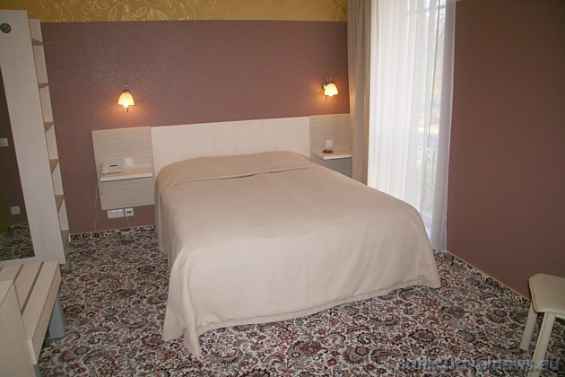 Speciāls piedāvājums ir šodien (6.11.2009), kur divvietīga istaba maksā tikai 15 Ls (2 personām) un vienvietīga istaba 10 Ls Speciāls piedāvājums ir šodien (6.11.2009), kur divvietīga istaba maksā tikai 15 Ls (2 personām) un vienvietīga istaba 10 Ls 38018