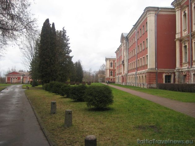 Savā pastāvēšanas vēsturē Jelgavas pils vairākkārt ir degusi, tikusi nopostīta, tad atkal restaurēta Savā pastāvēšanas vēsturē Jelgavas pils vairākkārt ir degusi, tikusi nopostīta, tad atkal restaurēta 38363