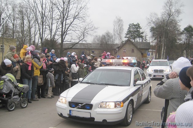 5.12.2009 labdarības vizītē Latvijā ieradās pasaules galvenais Santa Klauss no Lapzemes un viens no viesošanas galamērķiem bija Ogre 5.12.2009 labdarības vizītē Latvijā ieradās pasaules galvenais Santa Klauss no Lapzemes un viens no viesošanas galamērķiem bija Ogre 38514