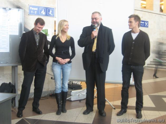 Projekta Redzi, Latvija runā! vēstneši ir Doma laukuma Ziemassvētku tirdziņa organizators Andris Kreislers, LNT seja Liene Zostiņa, Latvijas Nacionālā Projekta Redzi, Latvija runā! vēstneši ir Doma laukuma Ziemassvētku tirdziņa organizators Andris Kreislers, LNT seja Liene Zostiņa, Latvijas Nacionālā 38586