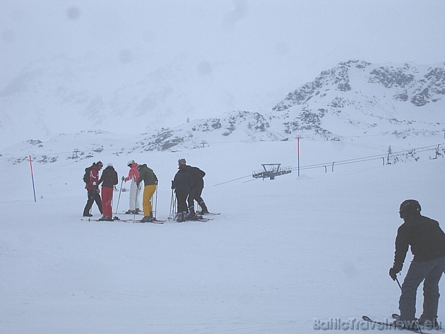 La Thuile ir raksturīgs vienmēr svaigs sniegs, gleznainas kalnu ainavas, klinšaini kalni ar sniegotām virsotnēm, īpašais alpu stils un pārsteidzošā Va La Thuile ir raksturīgs vienmēr svaigs sniegs, gleznainas kalnu ainavas, klinšaini kalni ar sniegotām virsotnēm, īpašais alpu stils un pārsteidzošā Va 39074