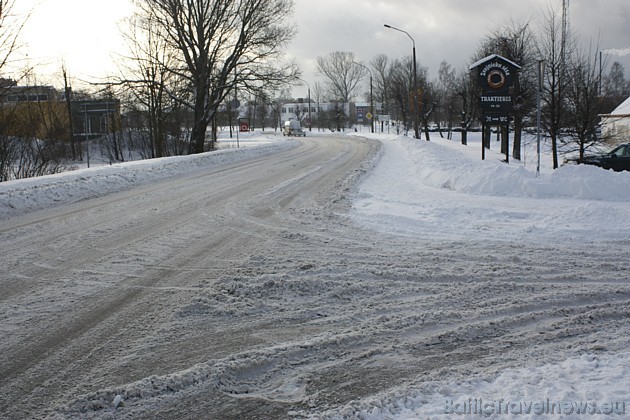 Bildēs jābūt redzamiem autoceļiem, mašīnām, sniegam vai jebkam citam, kas saistīts ar ziemas ceļiem un braukšanu pa tiem Bildēs jābūt redzamiem autoceļiem, mašīnām, sniegam vai jebkam citam, kas saistīts ar ziemas ceļiem un braukšanu pa tiem 39114