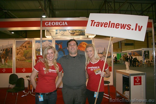 BalticTravelnews.com mobilās vēstneses pie Gruzijas stenda. Pa vidu Mamuka Kelauradze (Levon Travel) BalticTravelnews.com mobilās vēstneses pie Gruzijas stenda. Pa vidu Mamuka Kelauradze (Levon Travel) 39708