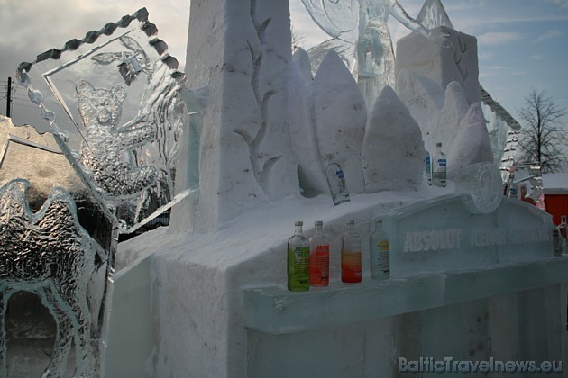 Absolut ledus bārs bija viens no diviem sniega bāriem festivālā 39882