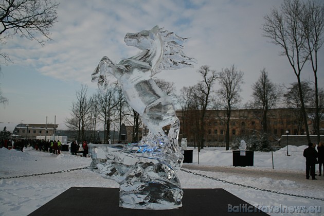 Katru gadu ledus skulptūru festivāls Jelgavā piesaista daudzu apmeklētāju un interesentu uzmanību Katru gadu ledus skulptūru festivāls Jelgavā piesaista daudzu apmeklētāju un interesentu uzmanību 39893