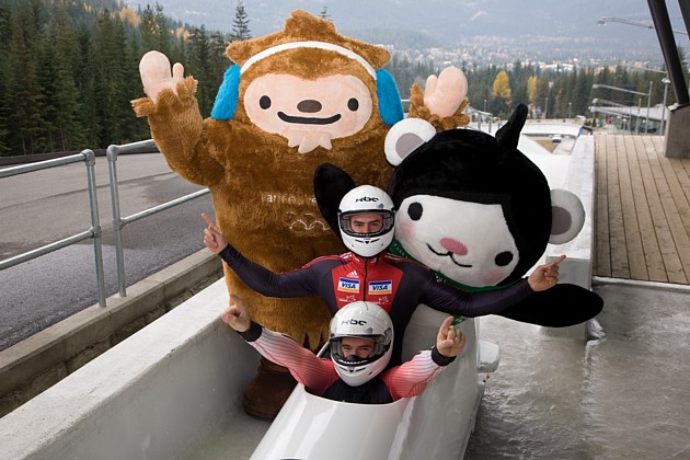 Ar bobslejistiem
Foto: ©VANOC/COVAN 40035