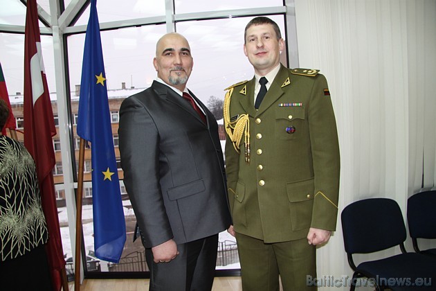 Ķekavas novada deputāts Igoris Malinauskas un Lietuvas militārā persona 40102