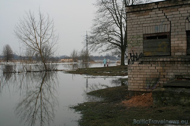 28. marta rītā ūdens Lielupē pie Jelgavas bija sasniedzis 280 centimetru atzīmi - par 21 centimetru mazāk nekā iepriekšējā diennaktī 28. marta rītā ūdens Lielupē pie Jelgavas bija sasniedzis 280 centimetru atzīmi - par 21 centimetru mazāk nekā iepriekšējā diennaktī 41580