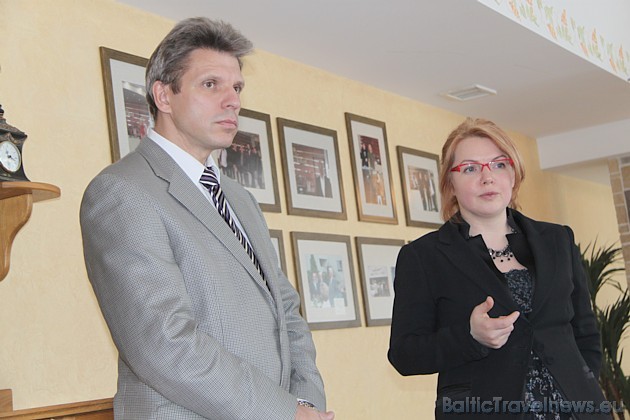 Dr. Jānis Ģīlis un Baltic Beach Hotel izpilddirektore Inga Titarenko apliecina vēlmi sadarboties Dr. Jānis Ģīlis un Baltic Beach Hotel izpilddirektore Inga Titarenko apliecina vēlmi sadarboties 41617