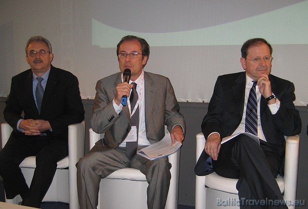 Christian Mantei (ATOUT France ģenerāldirektors) iepazīstina klātesošos ar preses konferences dalībniekiem Christian Mantei (ATOUT France ģenerāldirektors) iepazīstina klātesošos ar preses konferences dalībniekiem 41847