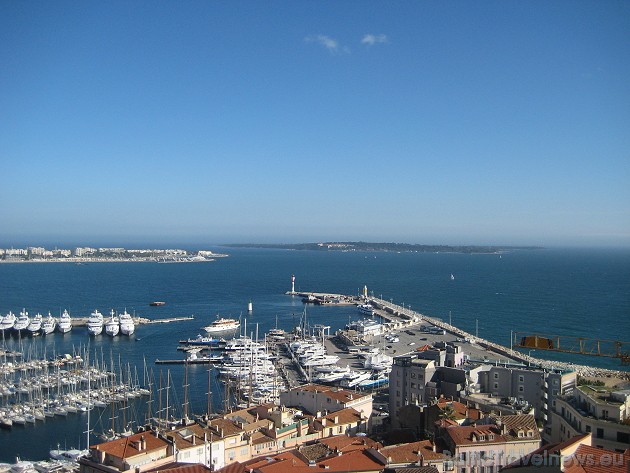 Kannu pilsētai pieder divas salas - Ste-Marguerite un St-Honorat. St-Honorat ir privāta mūku sala ar klosteri un veco cietoksni Kannu pilsētai pieder divas salas - Ste-Marguerite un St-Honorat. St-Honorat ir privāta mūku sala ar klosteri un veco cietoksni 41927