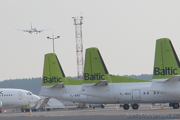 Rumānijas aviokompānija Tarom ielido Starptautiskajā lidostā Rīga 42160