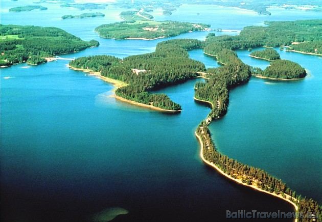Somijā ir daudz salu un arhipelāgu, tāpēc tur ir lieliskas iespējas nodarboties ar ūdens tūrismu Somijā ir daudz salu un arhipelāgu, tāpēc tur ir lieliskas iespējas nodarboties ar ūdens tūrismu 42250