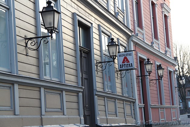 Ventspils ir pazīstama kā ostas pilsēta. Tās vēsturiskās saknes, tradicionālā amatniecība un raksturīgākie svētki saistās ar kuģniecību un zvejniecību Ventspils ir pazīstama kā ostas pilsēta. Tās vēsturiskās saknes, tradicionālā amatniecība un raksturīgākie svētki saistās ar kuģniecību un zvejniecību 42276