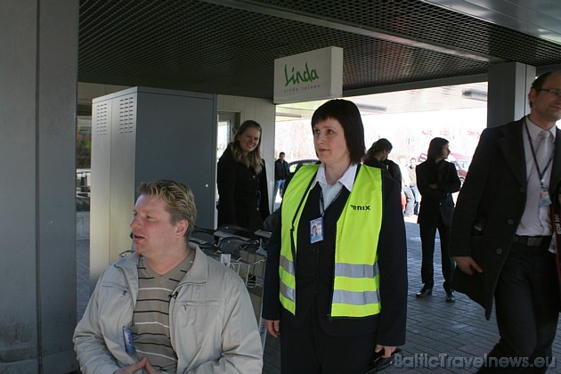 Palīdzību var izmantot jebkurš, kas to uzskata par vajadzīgu - redzes, dzirdes un kustību invalīdi, personas pēc akūtām traumām, veci cilvēki, kam rad Palīdzību var izmantot jebkurš, kas to uzskata par vajadzīgu - redzes, dzirdes un kustību invalīdi, personas pēc akūtām traumām, veci cilvēki, kam rad 42305