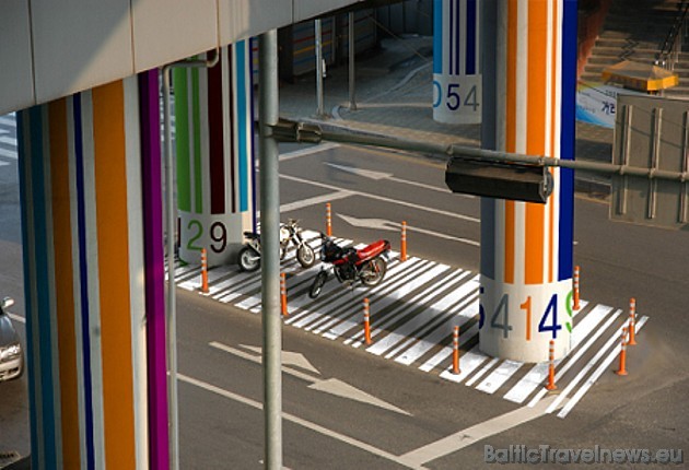 Dienvikorejas metropoles Seulas metro katru dienu izmanto astoņi miljoni cilvēku
Foto: Seoul.go.kr Dienvikorejas metropoles Seulas metro katru dienu izmanto astoņi miljoni cilvēku
Foto: Seoul.go.kr 42310