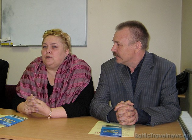 Silvija Zobena (Briseles universitātes abituriente, Eriksona hipnozes meistare) un Oskars Viakse (gaišreģis, LNT ekstrasensu cīņu finālists) stāsta pa Silvija Zobena (Briseles universitātes abituriente, Eriksona hipnozes meistare) un Oskars Viakse (gaišreģis, LNT ekstrasensu cīņu finālists) stāsta pa 42511