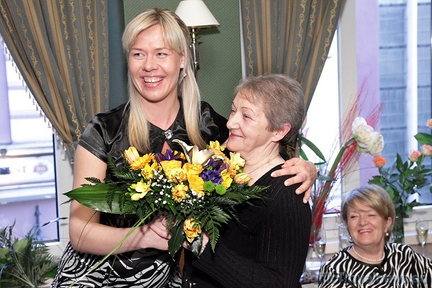 Evita Žvarte (Radi un Draugi direktore) un Tija Viduce (Radi un Draugi grāmatvede)
(Foto: Jānis Brencis) Evita Žvarte (Radi un Draugi direktore) un Tija Viduce (Radi un Draugi grāmatvede)
(Foto: Jānis Brencis) 42767