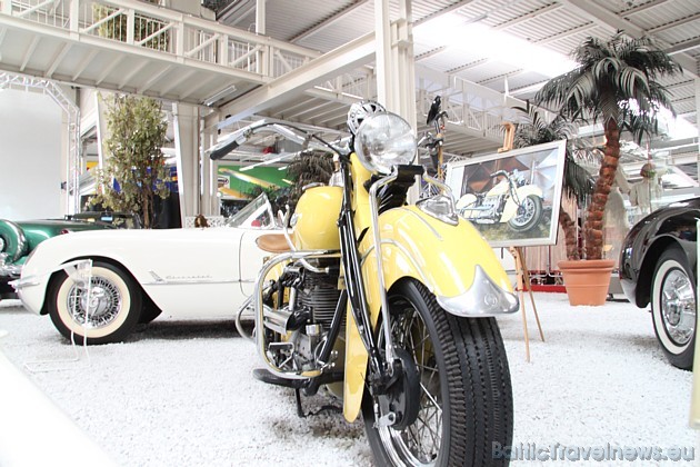 Motocikls Indian Four, kas ražots 1941.gadā 42844
