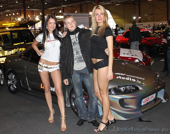 Fotomirklis kopā ar auto modelēm 42926