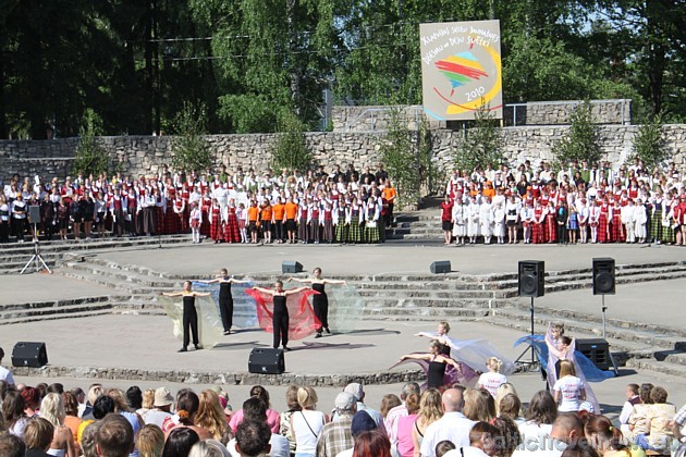 Dziesmu un deju svētki - Nāc gavilēt pie Daugavas 43747