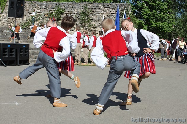Dziesmu un deju svētki - Nāc gavilēt pie Daugavas 43749