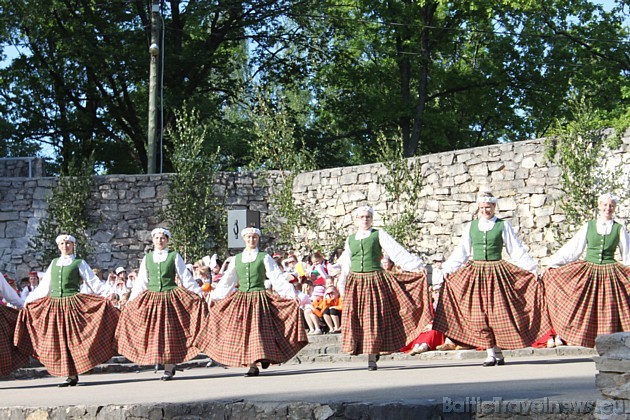 Dziesmu un deju svētki - Nāc gavilēt pie Daugavas! 43762