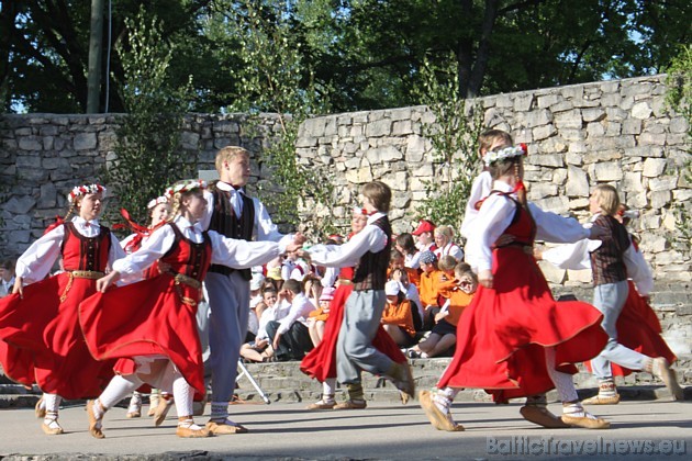 Dziesmu un deju svētki - Nāc gavilēt pie Daugavas! 43765