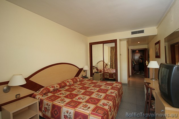 Viesnīcā ir 1251 numurs - 829 standarta numuri, 131 duplex numurs, 69 club numuri, 222 apartamenti 45354