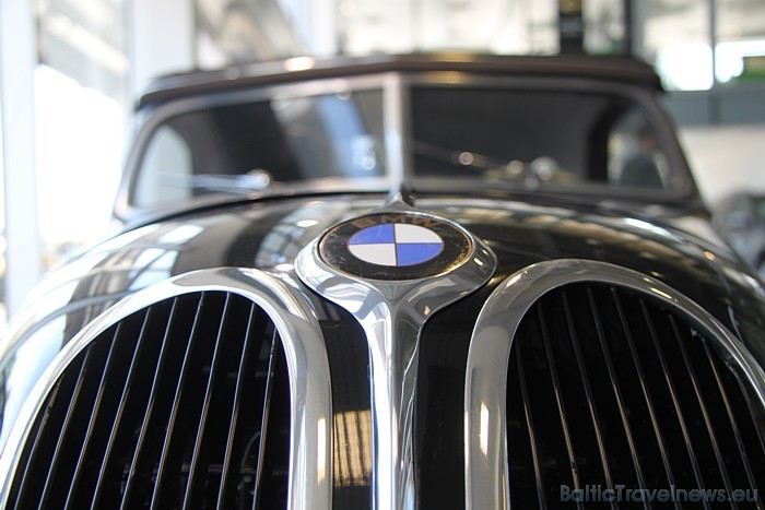 Cabrio BMW 327 - 2 durvju kabriolets ar 1971cm3 OHV(augšvārsti) motoru 45803
