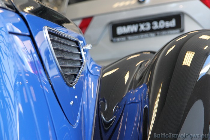Cabrio BMW 327- maksimālais ātrums ir 125 km/h 45806