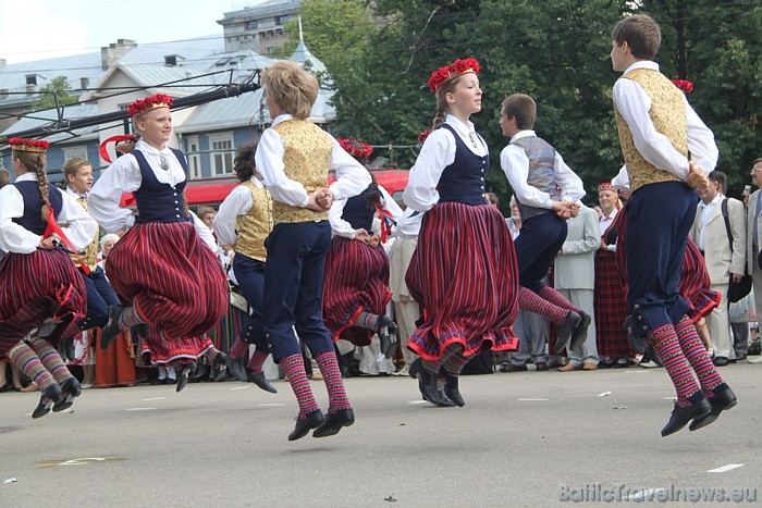 X Latvijas skolu jaunatnes dziesmu un deju svētki 45968
