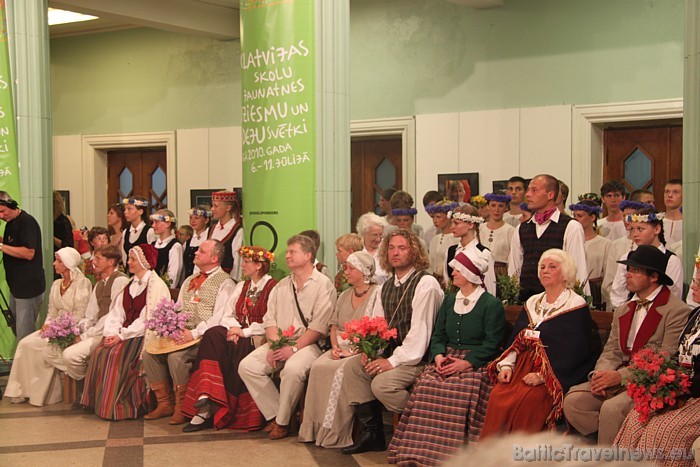 X Latvijas skolu jaunatnes dziesmu un deju svētku vadītāji 45972