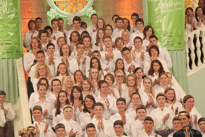 X Latvijas skolu jaunatnes dziesmu un deju svētki 45973