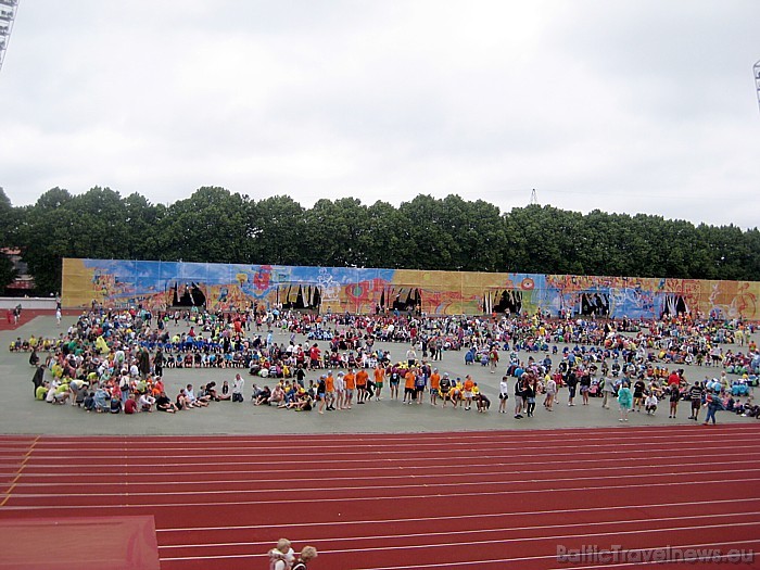 X Latvijas skolu jaunatnes deju svētku dalībnieki Daugavas stadionā 46121