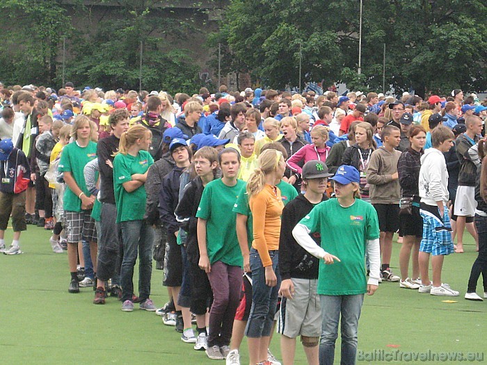 X Latvijas skolu jaunatnes deju svētku dalībnieki Daugavas stadionā 46129