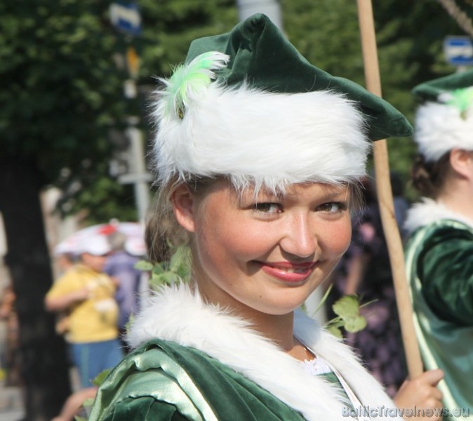 X Latvijas skolu jaunatnes dziesmu un deju svētku gājiens 46225