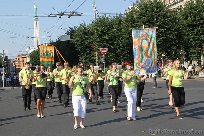 X Latvijas skolu jaunatnes dziesmu un deju svētku gājiens 46231