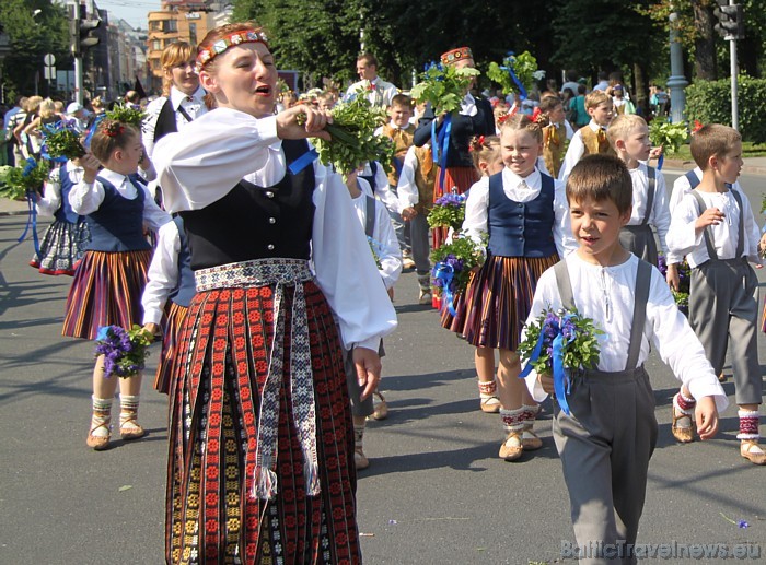 Deju kolektīvs Pīlādzītis 46580